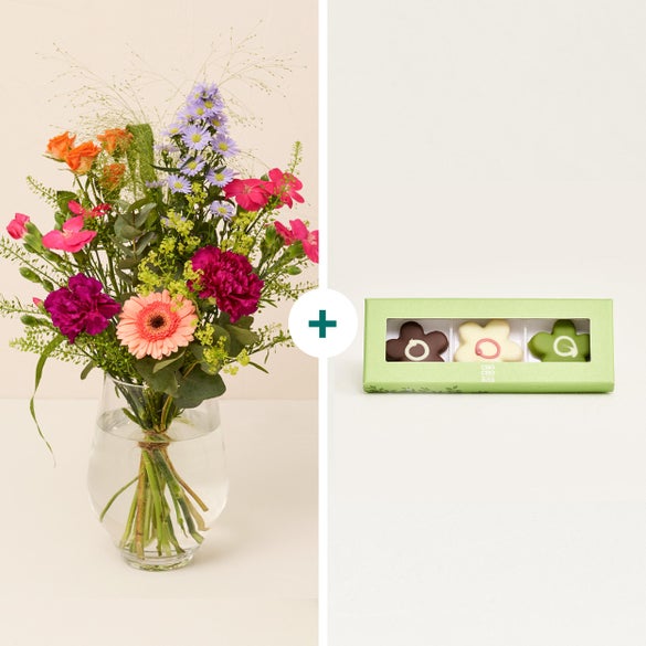 Den yndige til mor med marcipanblomster